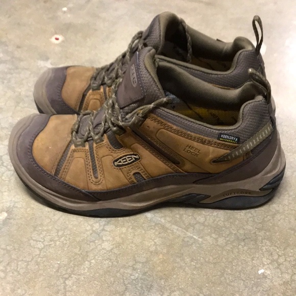 Keen Shoes. - Picture 2 of 14